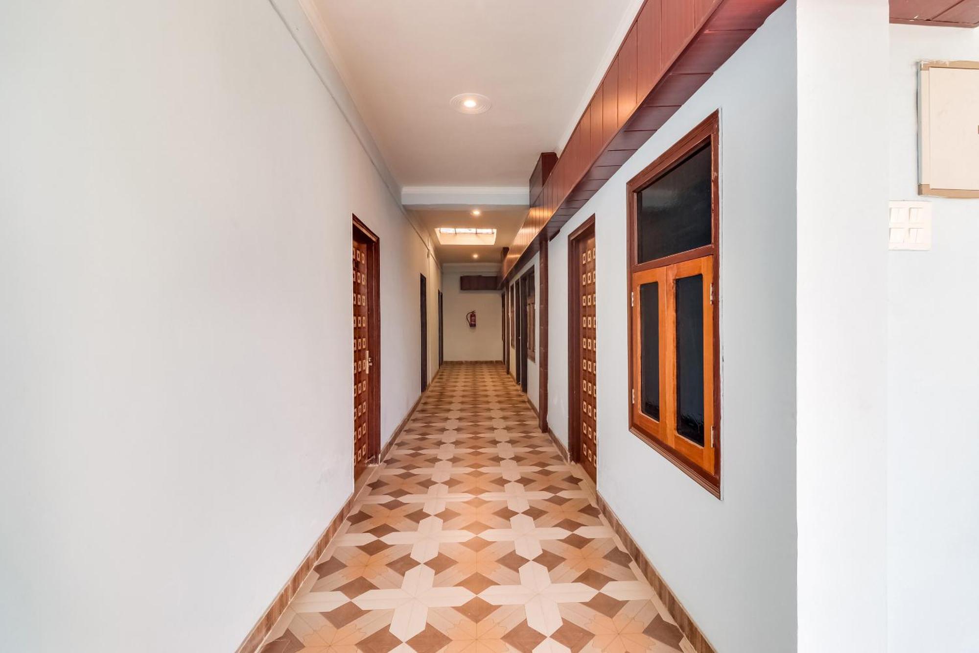 Hotel O The Velvet Chinhat Tiraha Luaran gambar