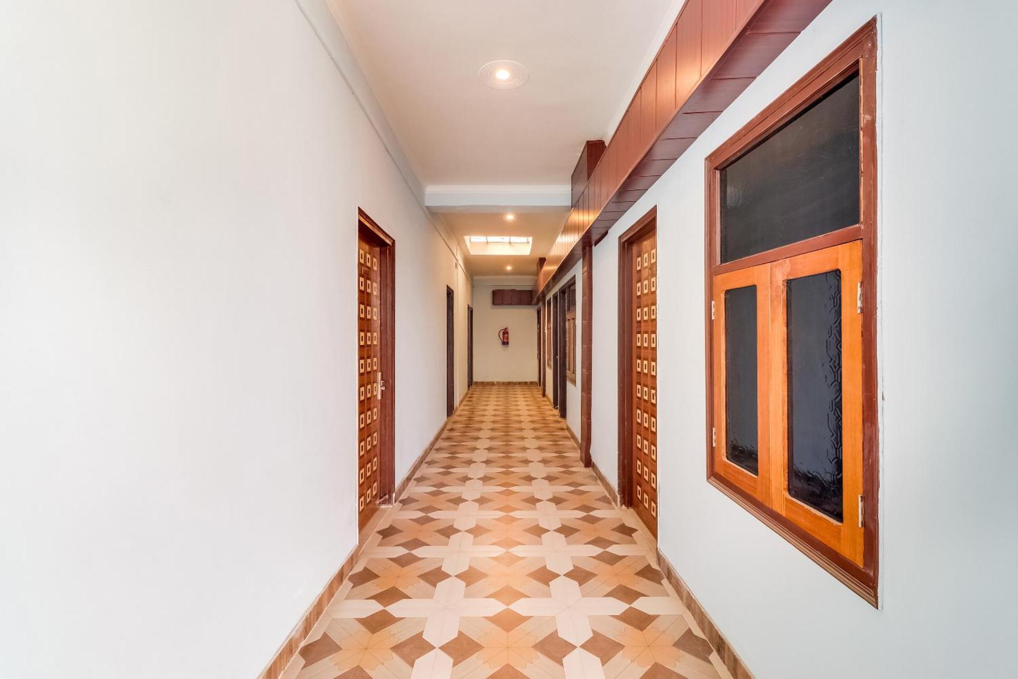 Hotel O The Velvet Chinhat Tiraha Luaran gambar