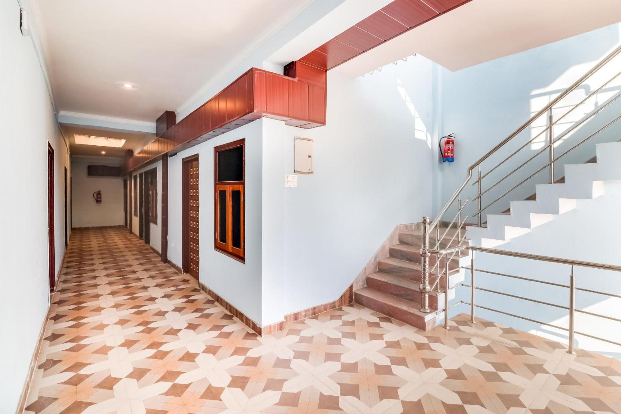 Hotel O The Velvet Chinhat Tiraha Luaran gambar