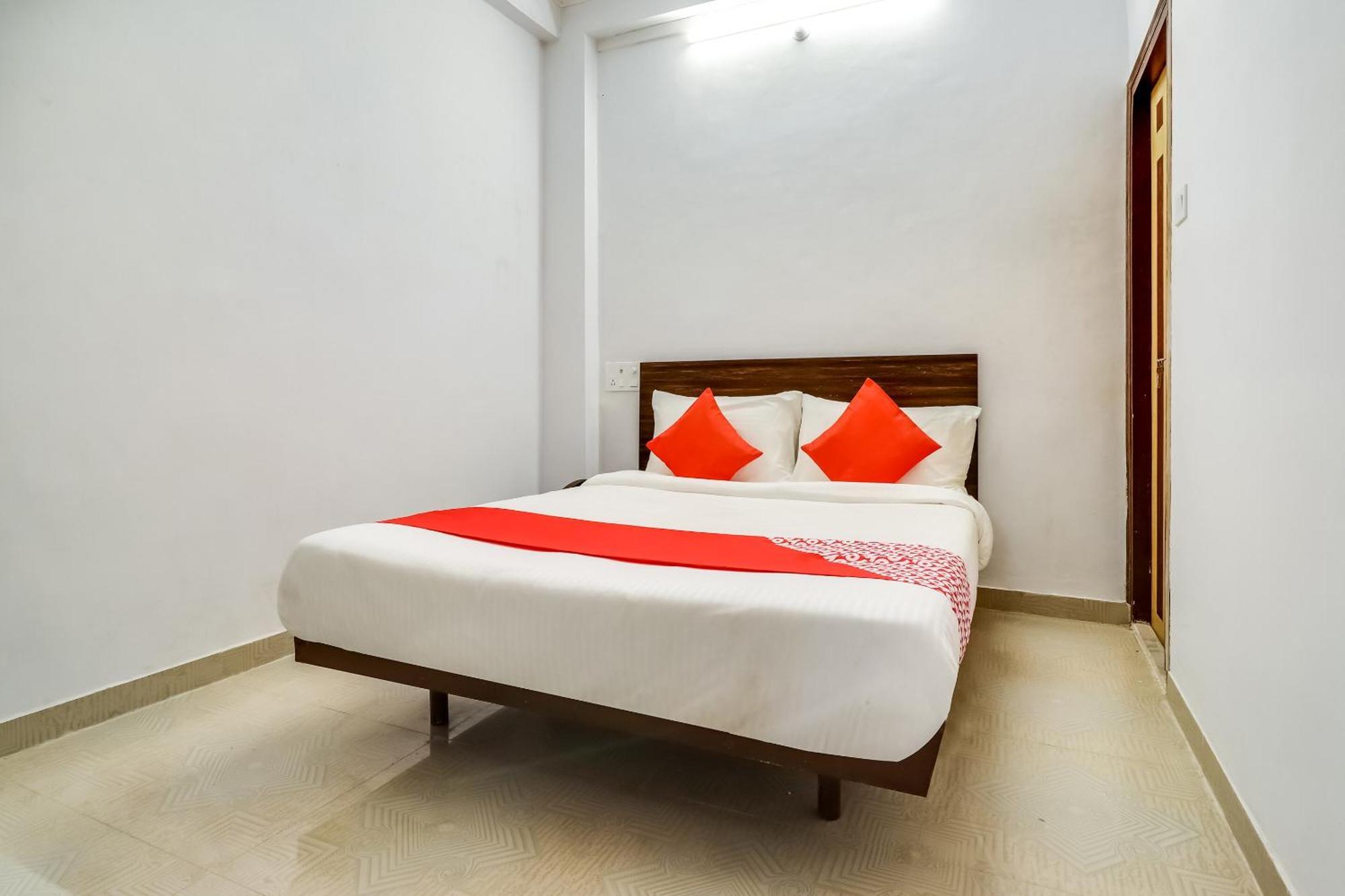 Hotel O The Velvet Chinhat Tiraha Luaran gambar