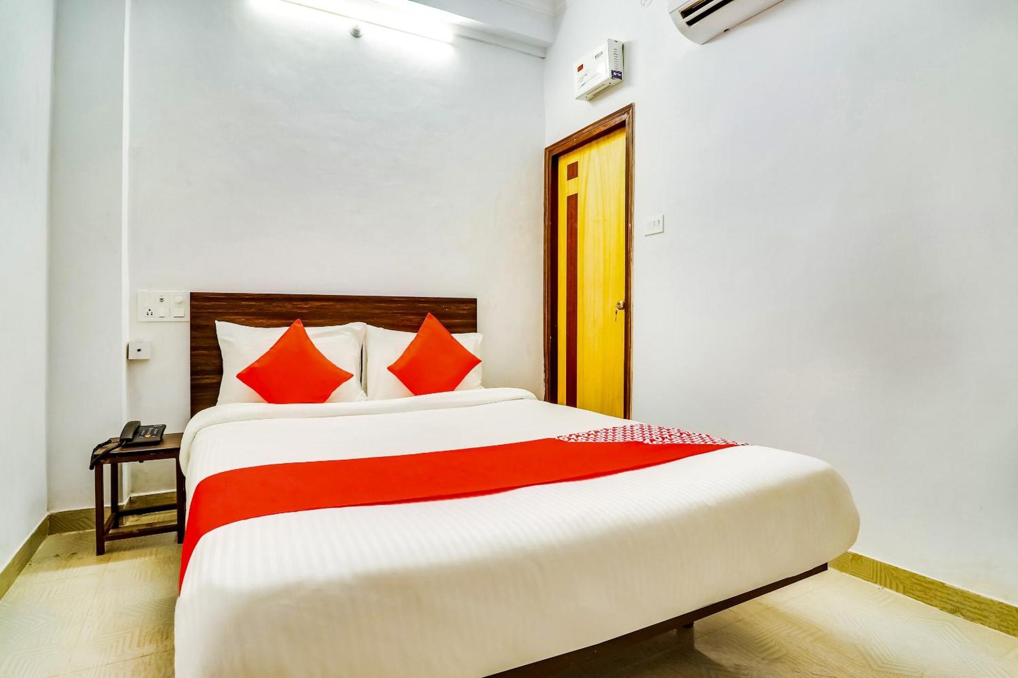 Hotel O The Velvet Chinhat Tiraha Luaran gambar